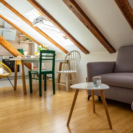 Cool Attic Marina In The Heart Of