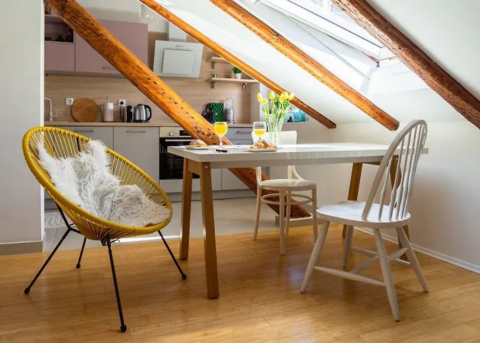 Cool Attic Marina In The Heart Of Apartment Split