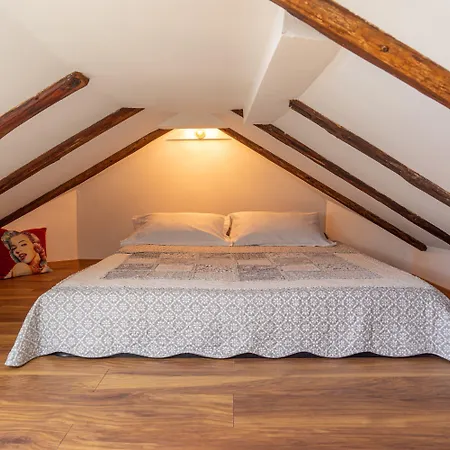 Cool Attic Marina In The Heart Of *